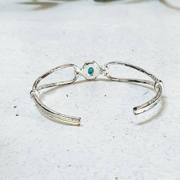 Antiqued silver and turquoise bracelet - Picture 3 of 4